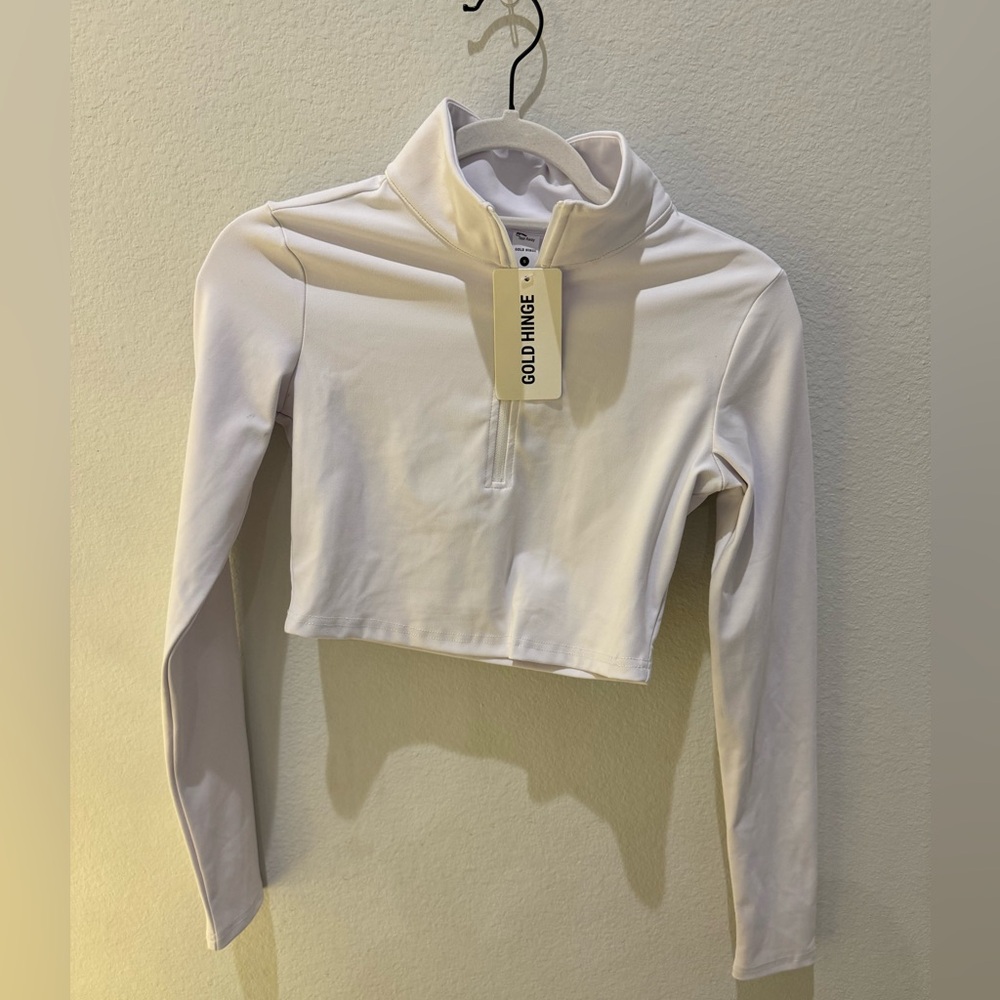 White cropped golden hinge half zip 
Size small